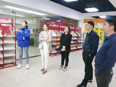 中國金茂控股集團領(lǐng)導(dǎo)一行蒞臨晨光工業(yè)園參觀考察！